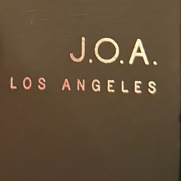 Stylish Black Dress with Lace Detail - Picture 15 of 16